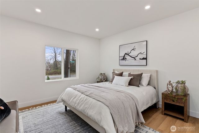 35851 12th Avenue SW, Federal Way, WA 98023