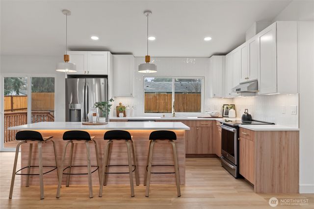 35851 12th Avenue SW, Federal Way, WA 98023