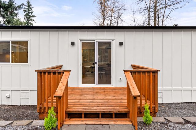 35851 12th Avenue SW, Federal Way, WA 98023