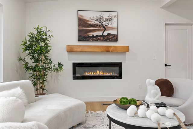 35851 12th Avenue SW, Federal Way, WA 98023