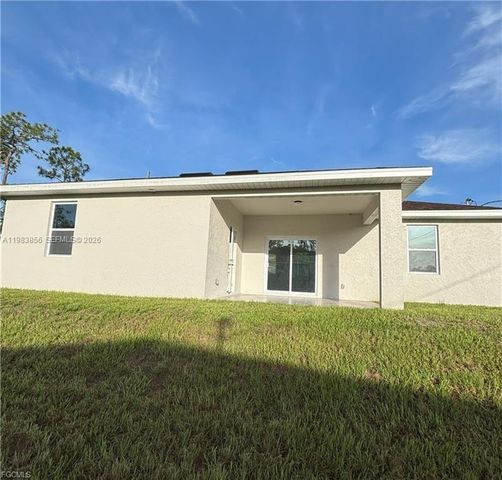 1422 Highland Ave, Lehigh Acres, FL 33972