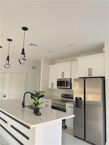 1422 Highland Ave, Lehigh Acres, FL 33972