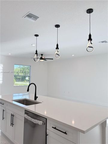 1422 Highland Ave, Lehigh Acres, FL 33972