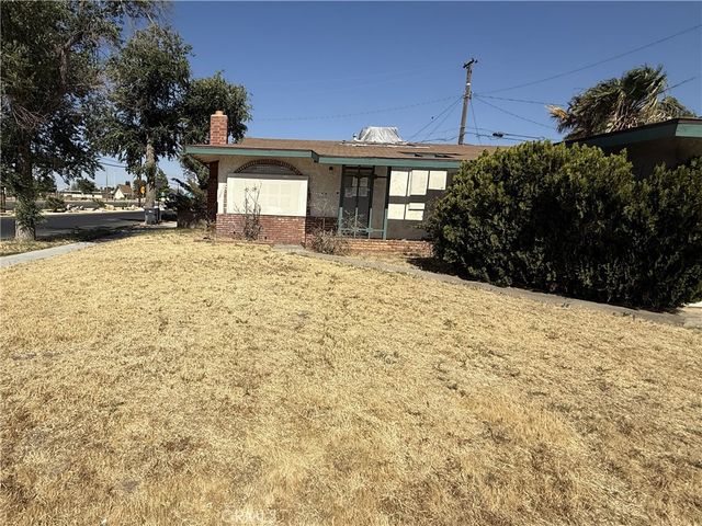 44352 Kirkland Avenue, Lancaster, CA 93535