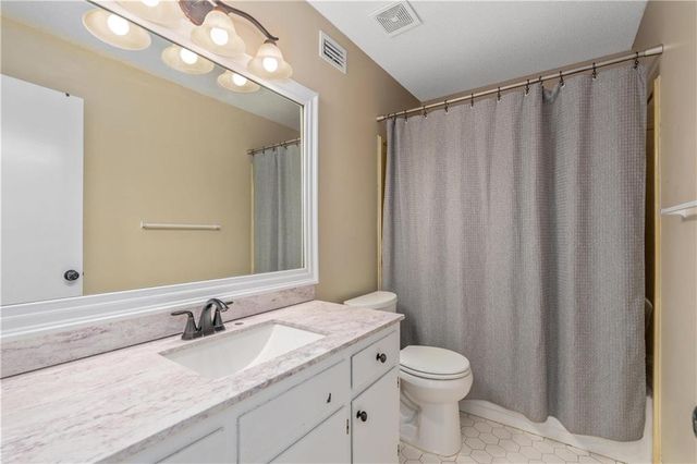 2004 Pine Needle E Drive, Mobile, AL 36609