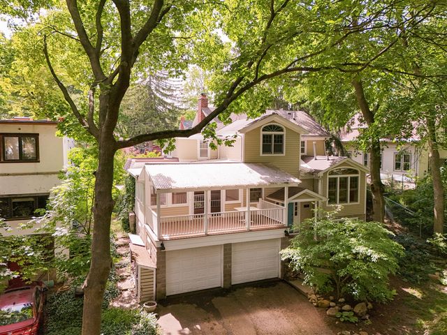 648 Sunset Lane, East Lansing, MI 48823