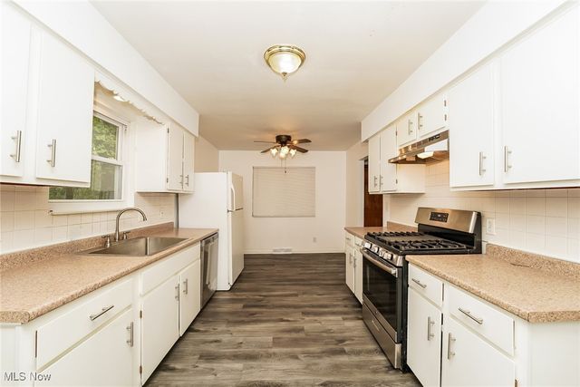 1702 Leighton Avenue, Akron, OH 44314