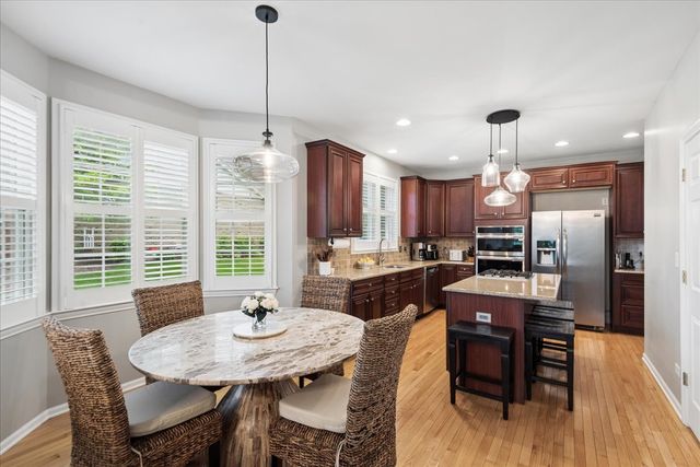 24 Tournament Drive S, Hawthorn Woods, IL 60047