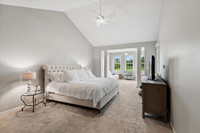 24 Tournament Drive S, Hawthorn Woods, IL 60047
