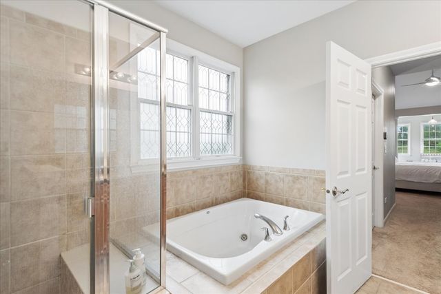 24 Tournament Drive S, Hawthorn Woods, IL 60047