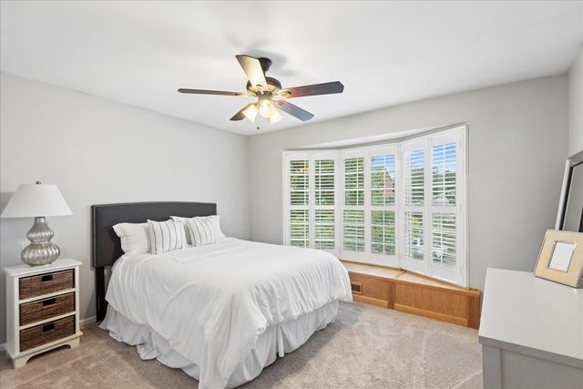 24 Tournament Drive S, Hawthorn Woods, IL 60047