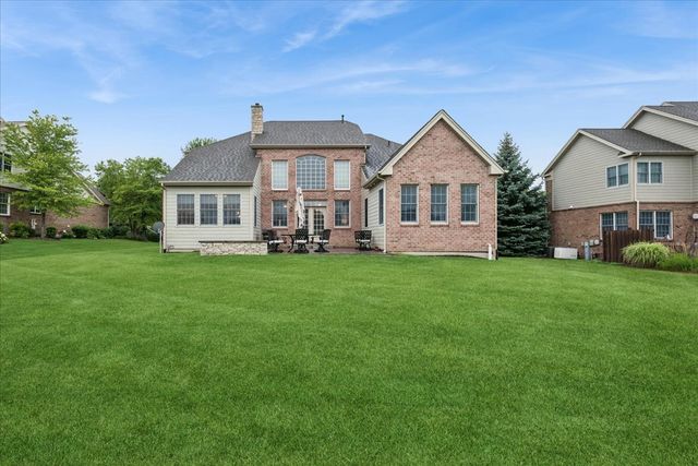 24 Tournament Drive S, Hawthorn Woods, IL 60047
