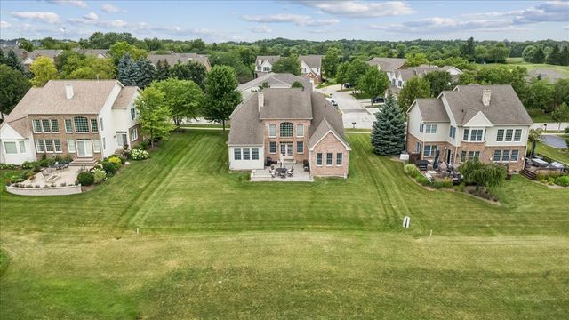 24 Tournament Drive S, Hawthorn Woods, IL 60047