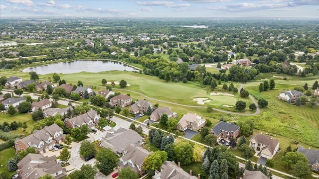 24 Tournament Drive S, Hawthorn Woods, IL 60047