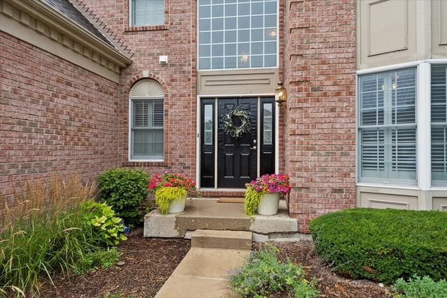 24 Tournament Drive S, Hawthorn Woods, IL 60047
