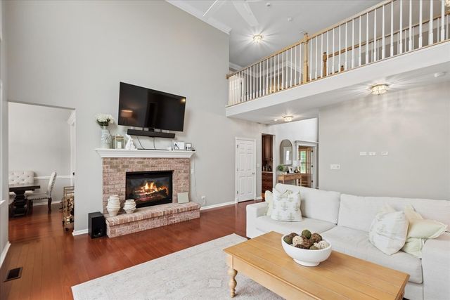 24 Tournament Drive S, Hawthorn Woods, IL 60047