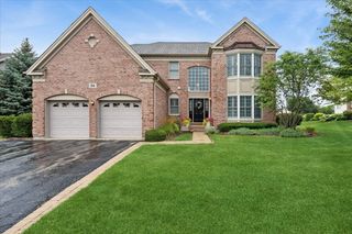 24 Tournament Drive S, Hawthorn Woods, IL 60047