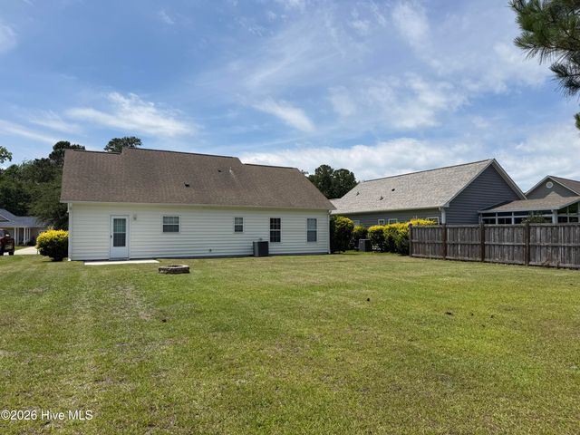 136 N Palm Drive, Winnabow, NC 28479