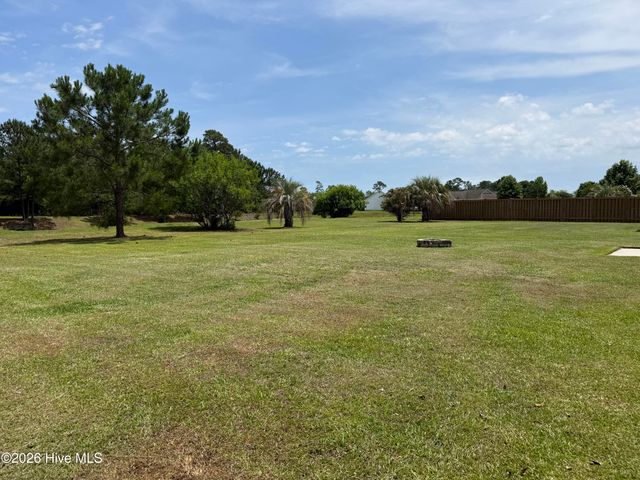 136 N Palm Drive, Winnabow, NC 28479