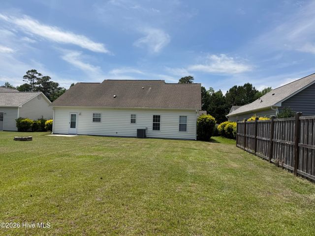 136 N Palm Drive, Winnabow, NC 28479