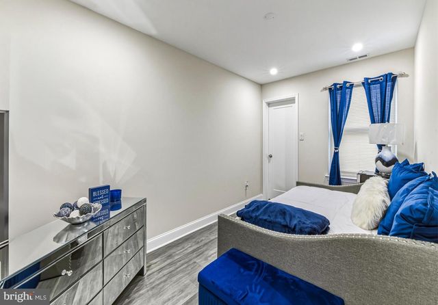 7 LYONS CT, Sicklerville, NJ 08081