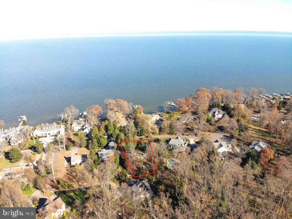 Image 8 of property listing at 1546 SHIPSVIEW RD, Annapolis, MD 21409