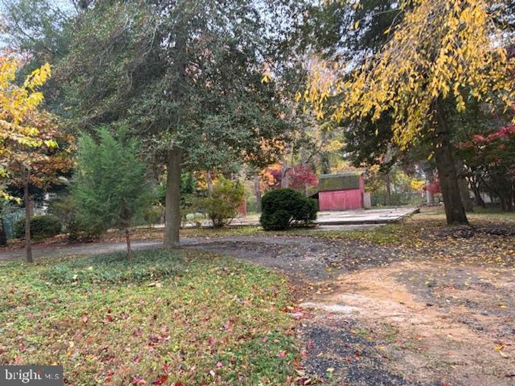 Image 3 of property listing at 1546 SHIPSVIEW RD, Annapolis, MD 21409