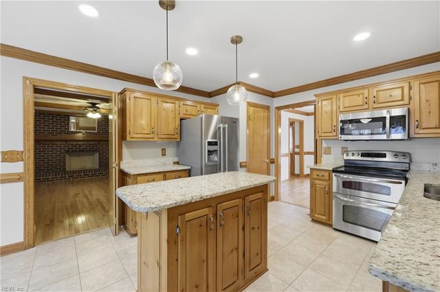 146 North Point BLVD, Moyock, NC 27958