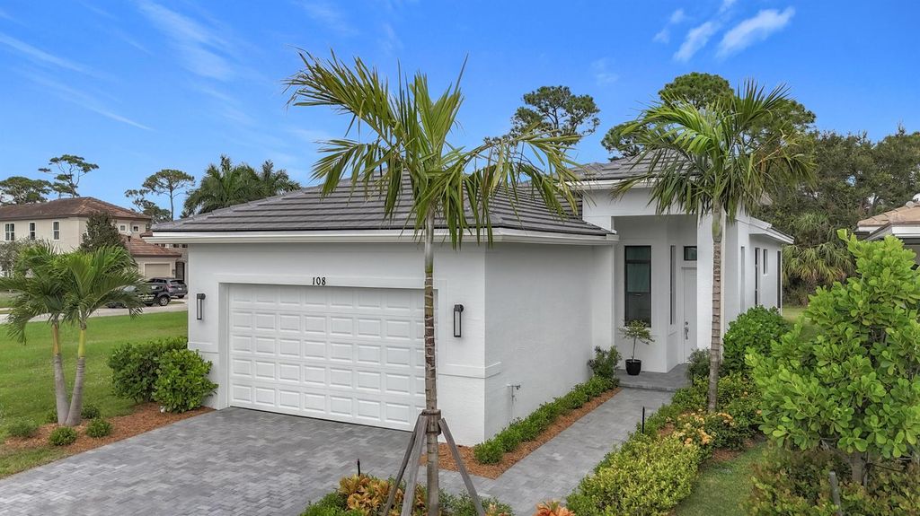 108 SE Strada Cervaro, Port St. Lucie, FL 34952