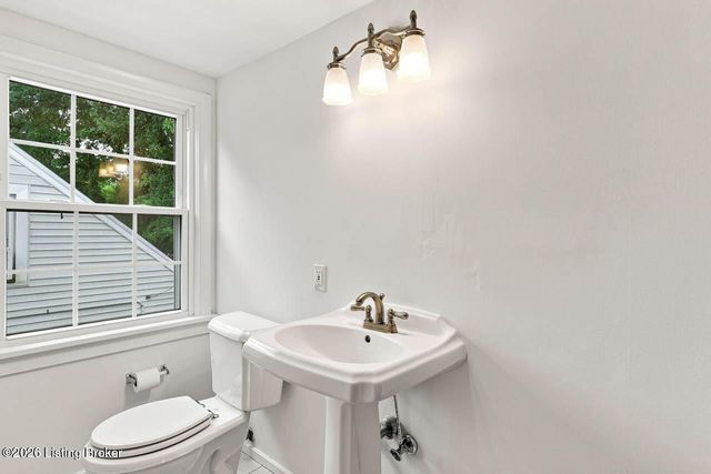 4031 Springhill Rd, Louisville, KY 40207