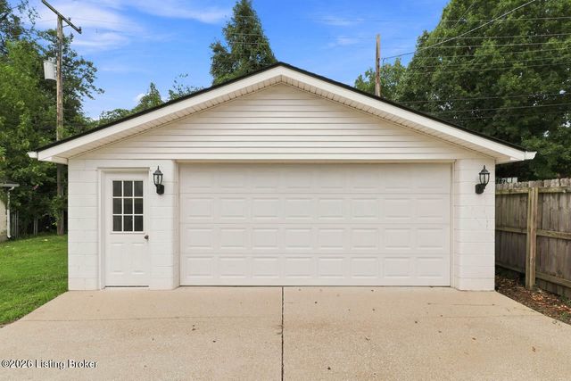 4031 Springhill Rd, Louisville, KY 40207