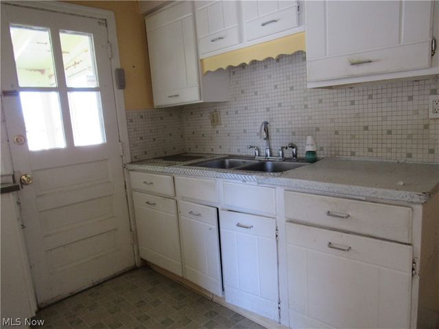 22131 S Lakeshore Drive, Euclid, OH 44123