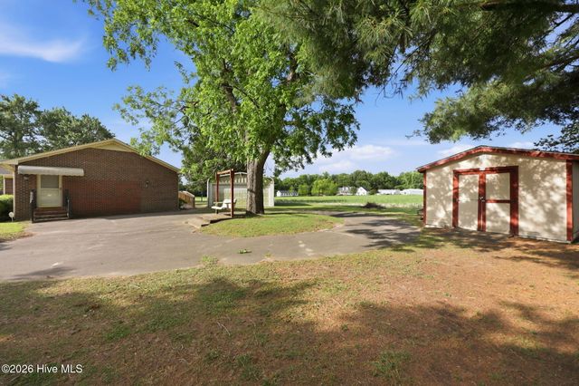 132 Jesse T Bryan Road, Kinston, NC 28504