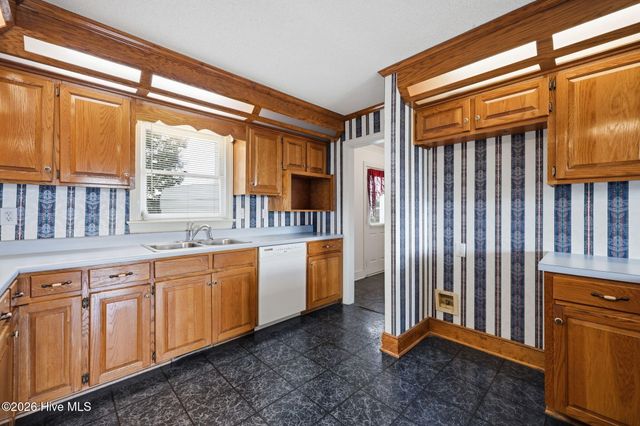 132 Jesse T Bryan Road, Kinston, NC 28504