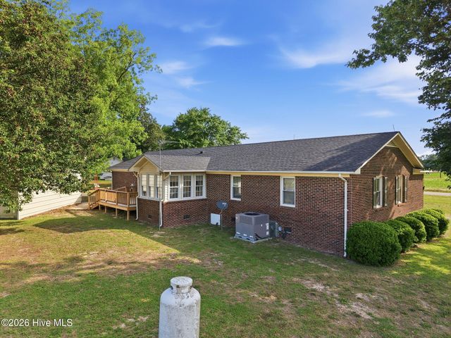 132 Jesse T Bryan Road, Kinston, NC 28504