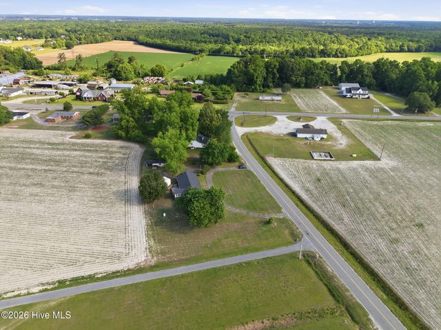 132 Jesse T Bryan Road, Kinston, NC 28504