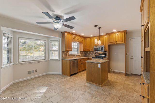 11018 Brechin Rd, Louisville, KY 40243