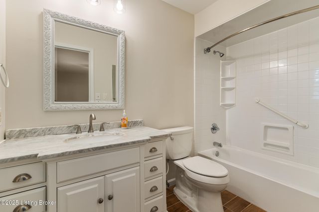 11018 Brechin Rd, Louisville, KY 40243