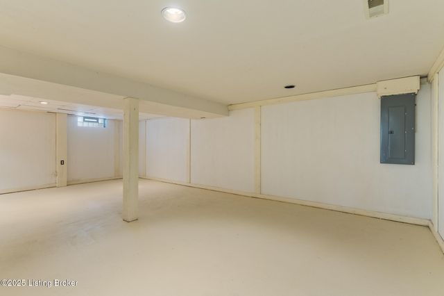 11018 Brechin Rd, Louisville, KY 40243