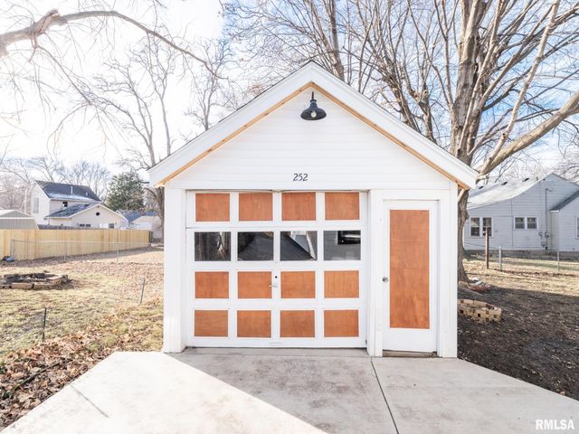 252 KEIL Avenue, East Peoria, IL 61611