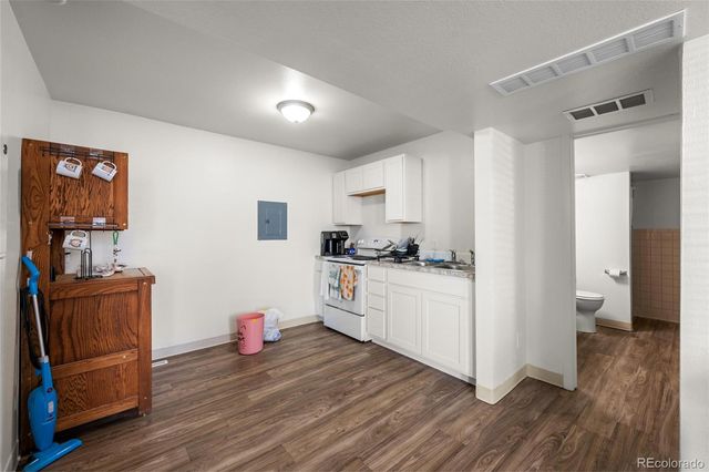 604-606 E Eisenhower Boulevard, Loveland, CO 80537