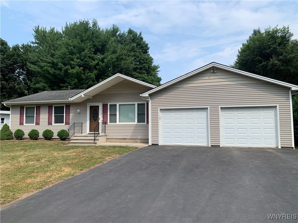 146 Sherwood Drive, Parma, NY 14468