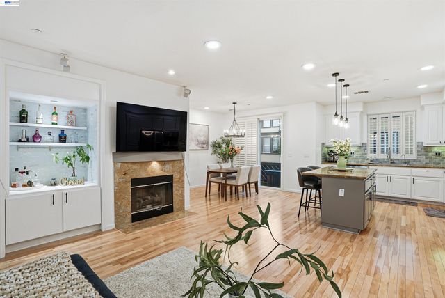 147 Landsdowne Loop, San Ramon, CA 94582