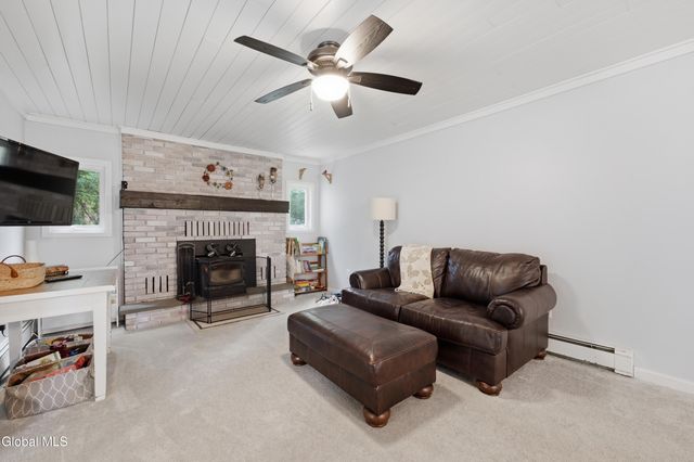 32 Kings Road, Lake George, NY 12845