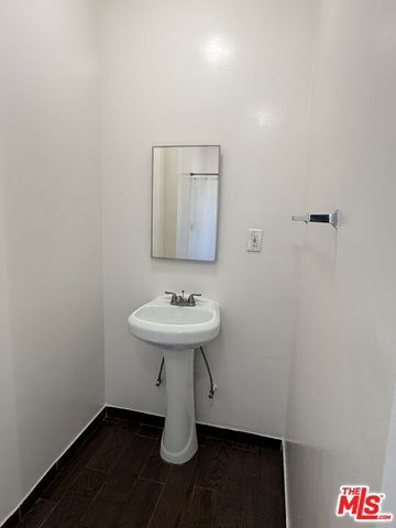 334 N Heliotrope Drive 203, Los Angeles, CA 90004