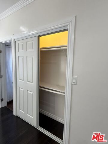 334 N Heliotrope Drive 203, Los Angeles, CA 90004