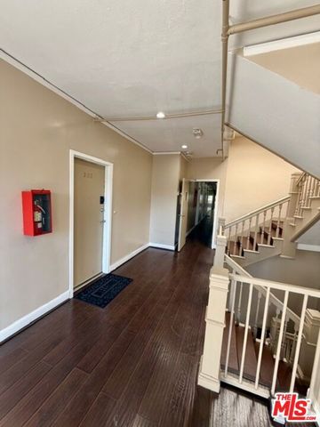 334 N Heliotrope Drive 203, Los Angeles, CA 90004