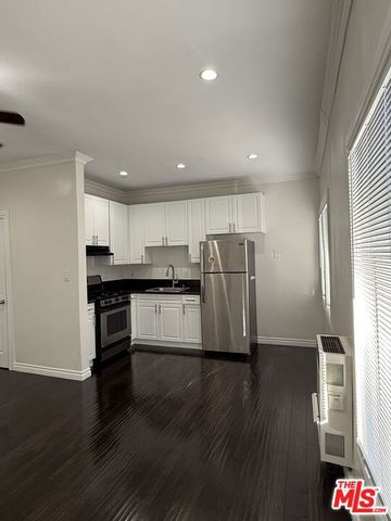 334 N Heliotrope Drive 203, Los Angeles, CA 90004