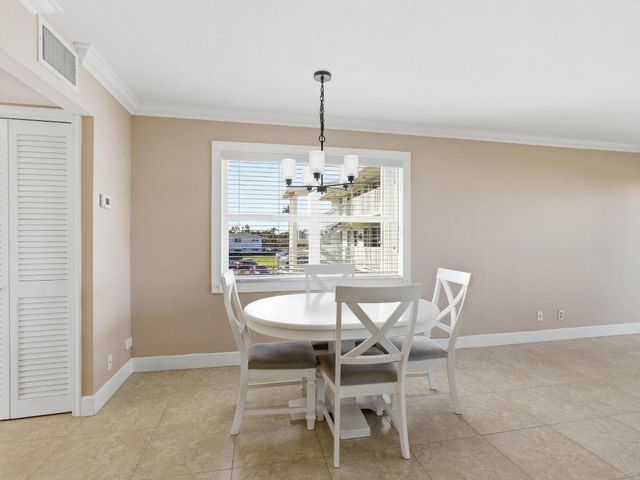 530 Horizons E 205, Boynton Beach, FL 33435