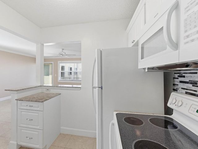 530 Horizons E 205, Boynton Beach, FL 33435